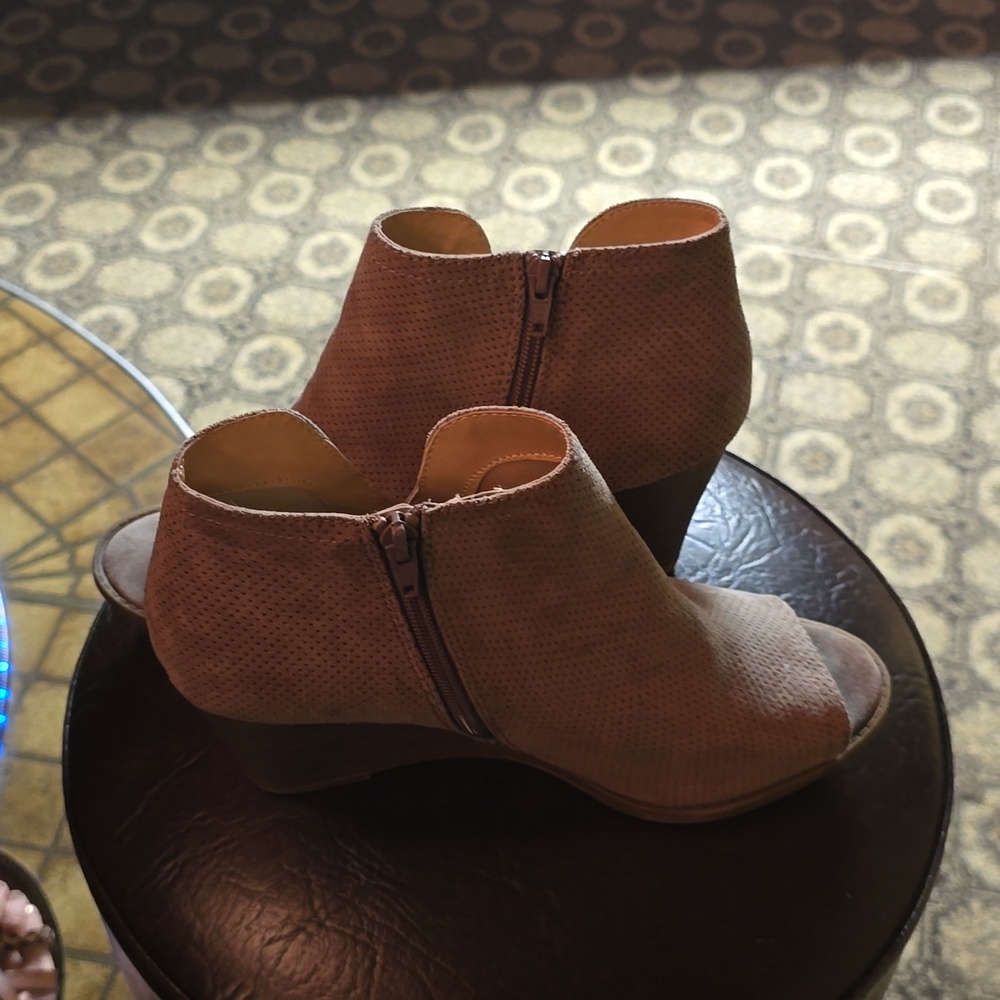 Dress boots